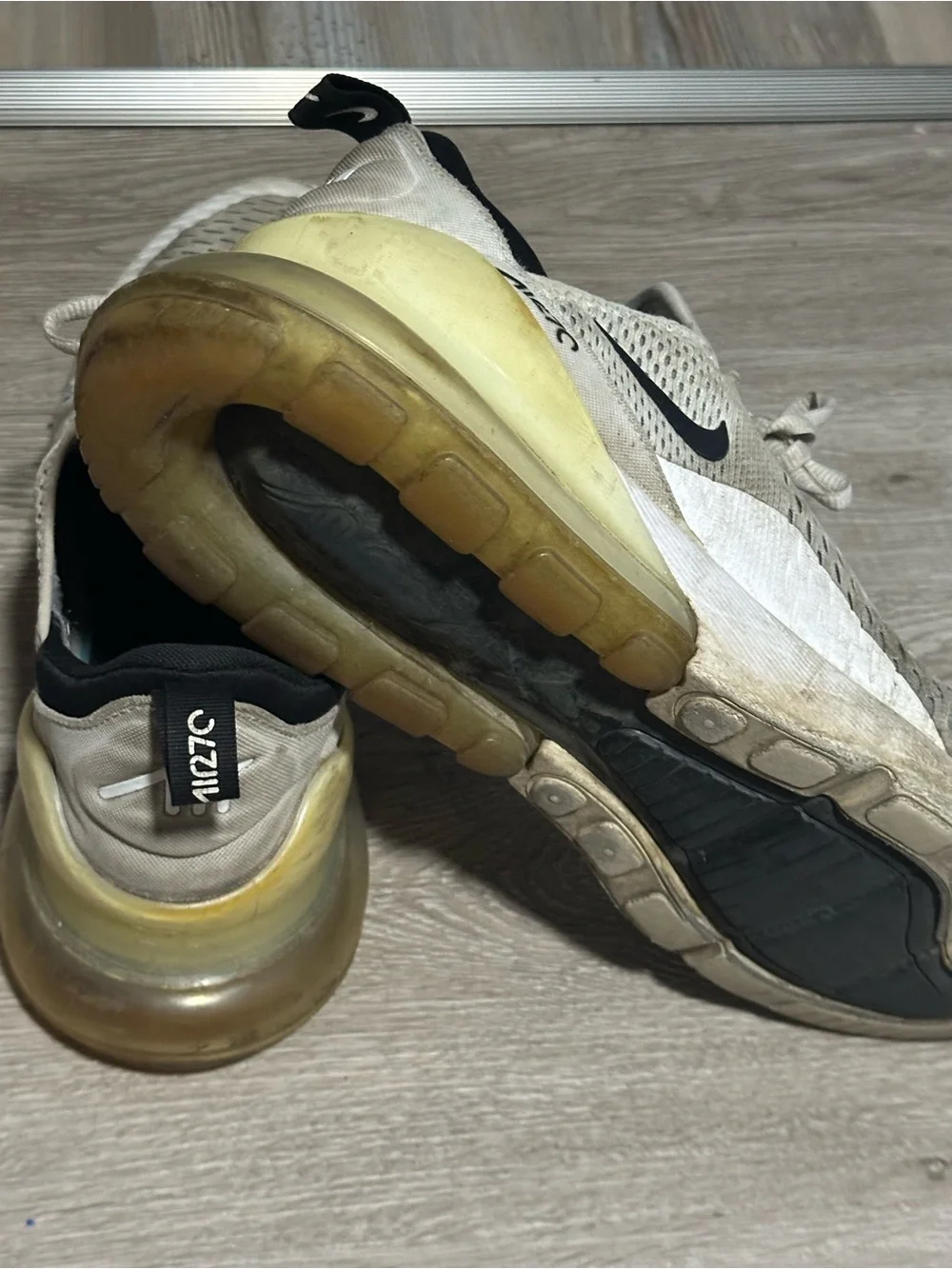 Nike Air Max 270 Men's Sneakers - Beige and Black